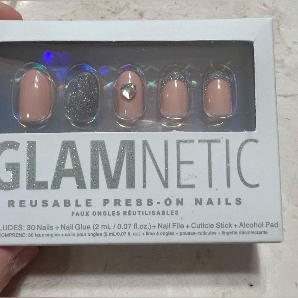 Glamnetic press-on nails (NIB:NWT), icy